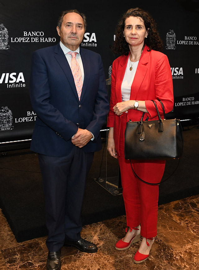 Lanzamiento al mercado la tarjeta de crédito VISA INFINITE IBERIA. Banco López de Haro.