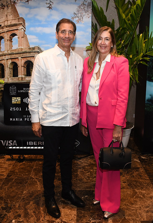 Lanzamiento al mercado la tarjeta de crédito VISA INFINITE IBERIA. Banco López de Haro.